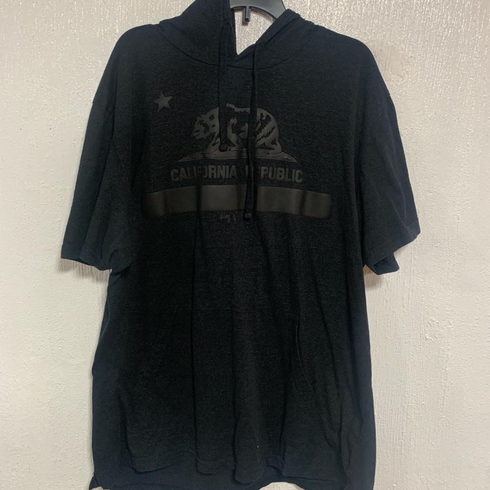 Hooded shirt